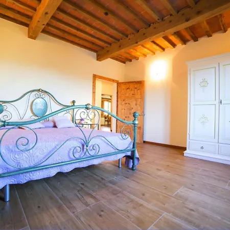 Tuscan Farmhouse In Castiglione Di Garfagnana With Garden Holiday home *