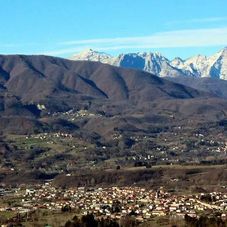 Tuscan Farmhouse In Castiglione Di Garfagnana With Garden Castiglione di Garfagnana