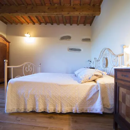 Holiday home Tuscan Farmhouse In Castiglione Di Garfagnana With Garden Castiglione di Garfagnana