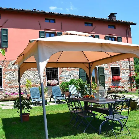 Tuscan Farmhouse In Castiglione Di Garfagnana With Garden Holiday home *