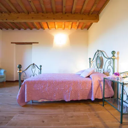 Tuscan Farmhouse In Castiglione Di Garfagnana With Garden Holiday home Castiglione di Garfagnana