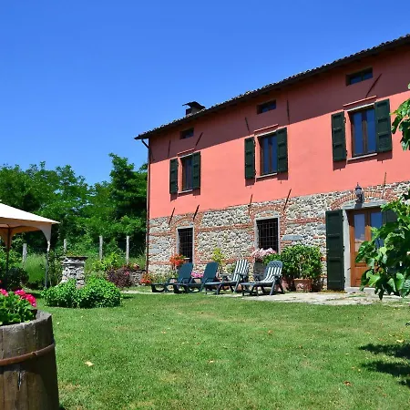Tuscan Farmhouse In Castiglione Di Garfagnana With Garden Holiday home