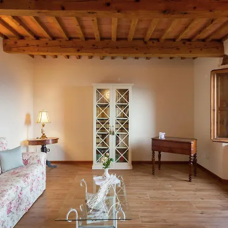 Tuscan Farmhouse In Castiglione Di Garfagnana With Garden